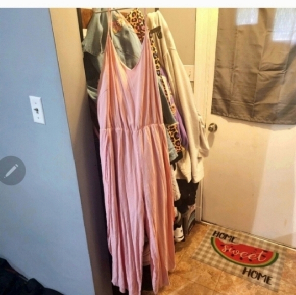 Boutique 2x pink jumpsuit With Open Legs - Picture 5 of 5